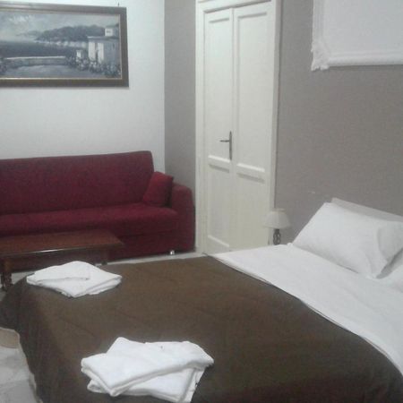 B&Bhotel Emmanuel Napoli Zewnętrze zdjęcie