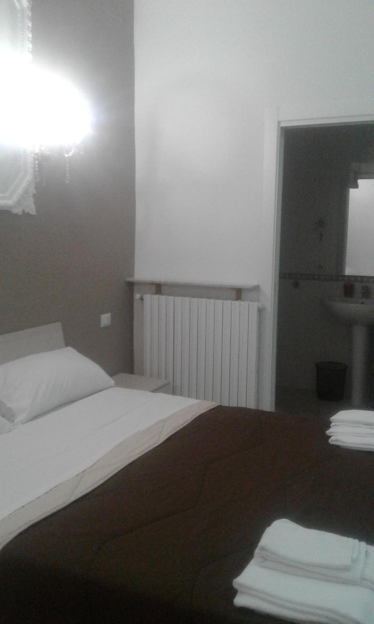 B&Bhotel Emmanuel Napoli Zewnętrze zdjęcie